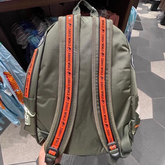 2023 BRAND NEW EDITION Universal studios GREEN Jurassic Park Backpack - Picture 6 of 16